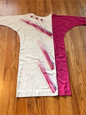 Vintage Two-Tone Cream & Magenta Short Sleeve Graphic Dress